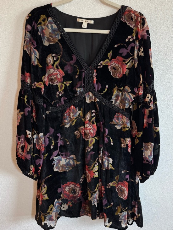 miami Dresses & Skirts - miami Black V-Neck Velvet Dress